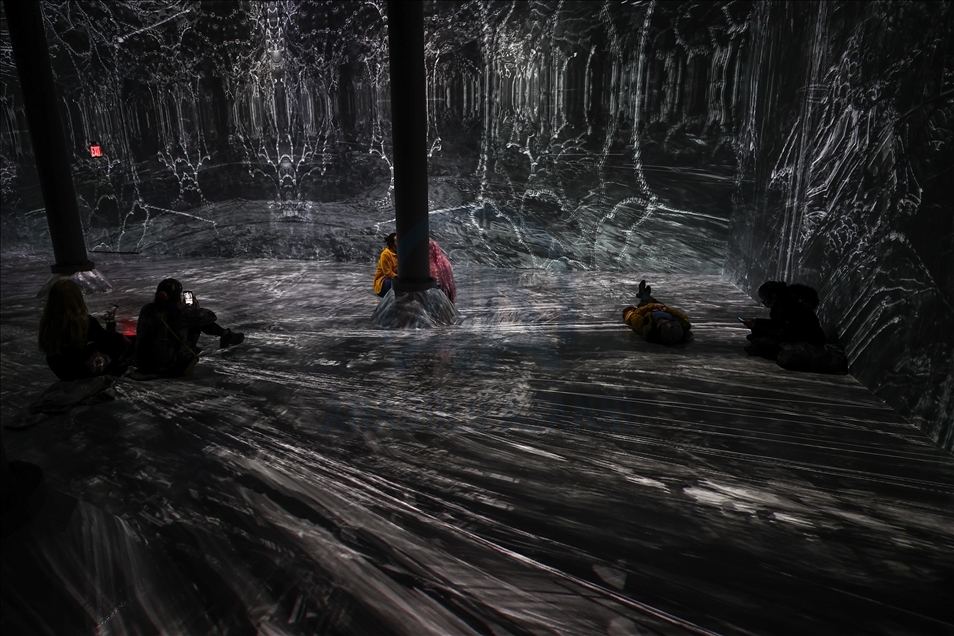 New York'taki ARTECHOUSE sanat merkezi görsel-işitsel sergi için kapılarını ziyaretçilere açtı