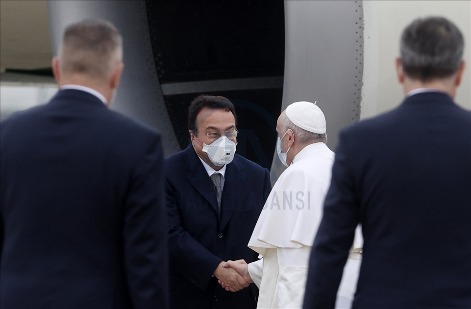 Pope Francis leaves for his trip to Iraq