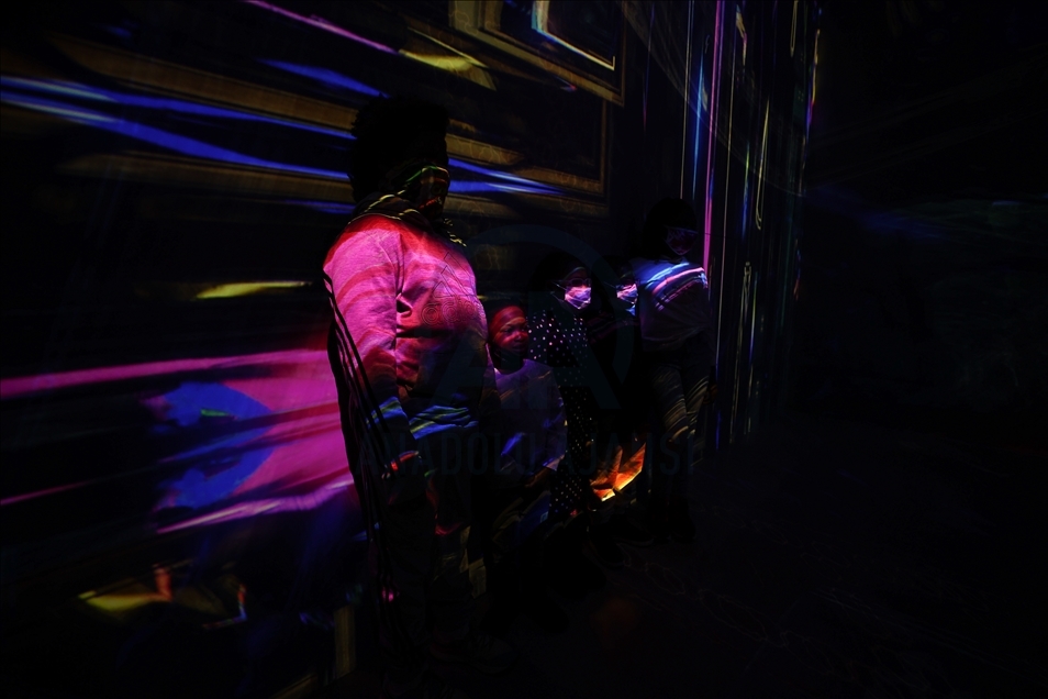 New York'taki ARTECHOUSE sanat merkezi görsel-işitsel sergi için kapılarını ziyaretçilere açtı