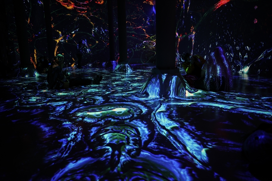 New York'taki ARTECHOUSE sanat merkezi görsel-işitsel sergi için kapılarını ziyaretçilere açtı