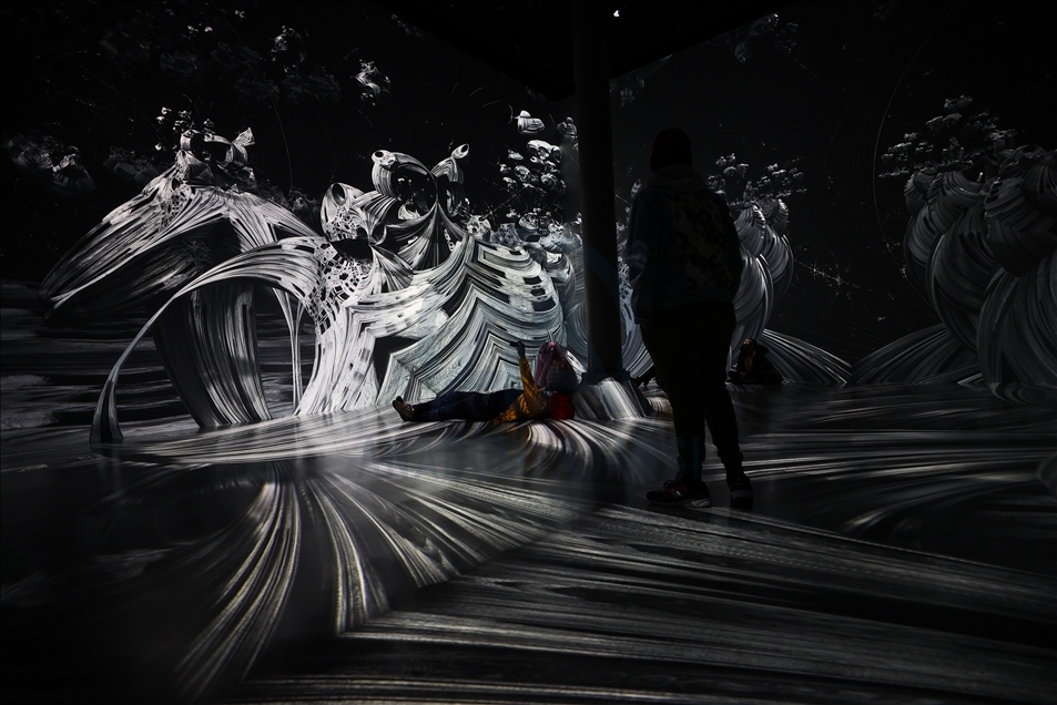 New York'taki ARTECHOUSE sanat merkezi görsel-işitsel sergi için kapılarını ziyaretçilere açtı