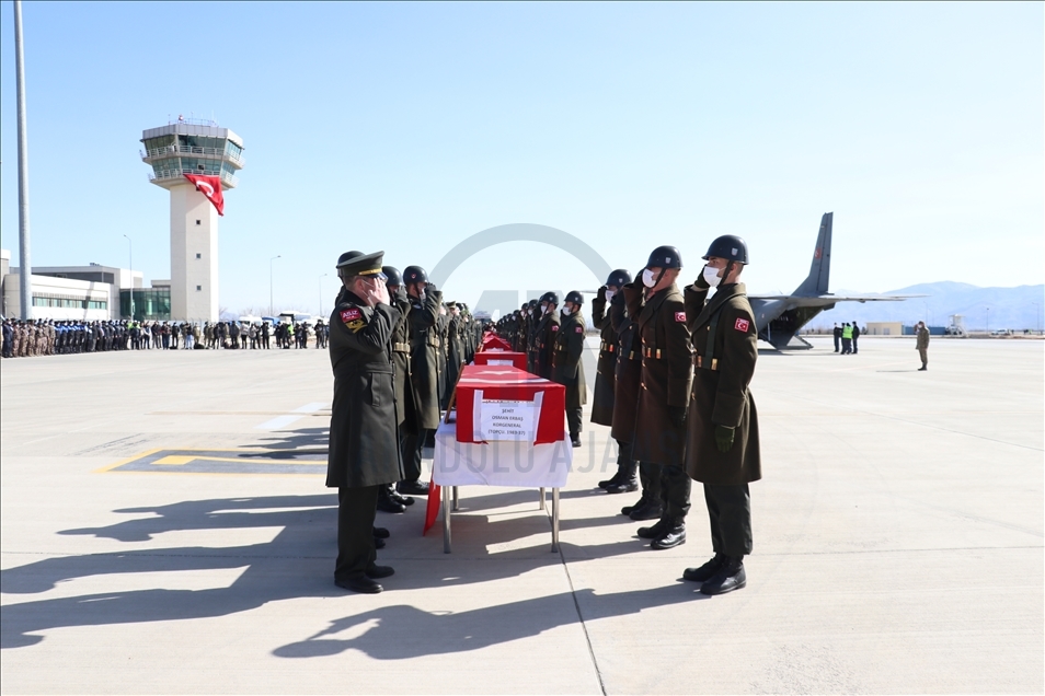 Bitlis'te helikopter kazasında şehit olan 11 asker için Elazığ'da uğurlama töreni düzenlendi