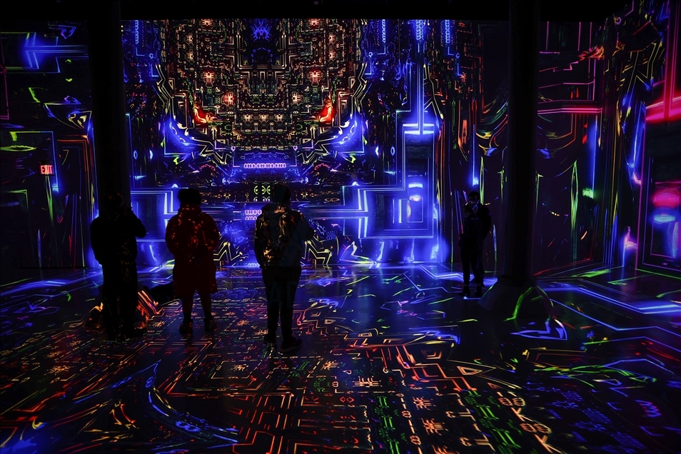 New York'taki ARTECHOUSE sanat merkezi görsel-işitsel sergi için kapılarını ziyaretçilere açtı
