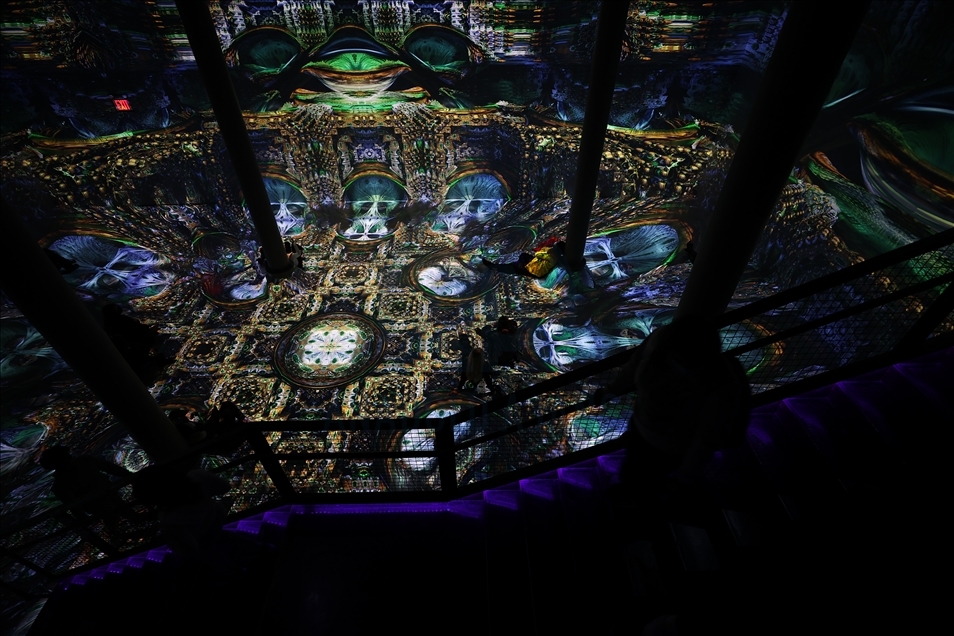 New York'taki ARTECHOUSE sanat merkezi görsel-işitsel sergi için kapılarını ziyaretçilere açtı
