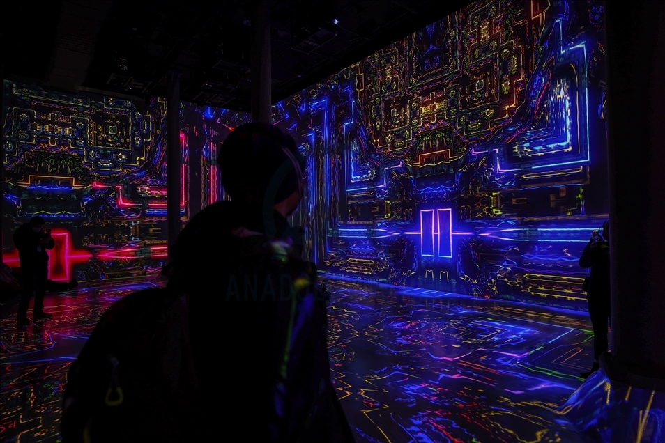 New York'taki ARTECHOUSE sanat merkezi görsel-işitsel sergi için kapılarını ziyaretçilere açtı