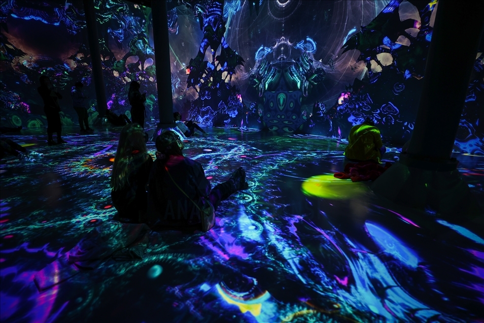 New York'taki ARTECHOUSE sanat merkezi görsel-işitsel sergi için kapılarını ziyaretçilere açtı