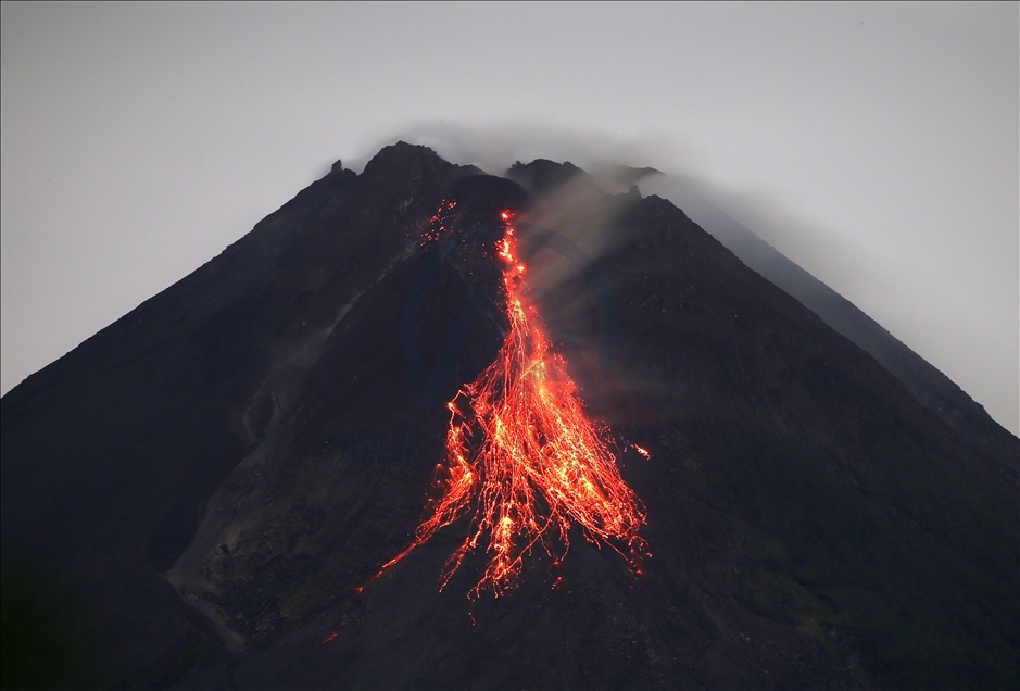 Merapi Yanardağı'nda volkanik hareketlilik