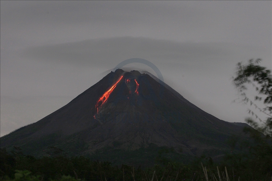 Merapi Yanardağı'nda volkanik hareketlilik