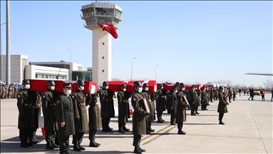 Bitlis'te helikopter kazasında şehit olan 11 asker için Elazığ'da uğurlama töreni düzenlendi