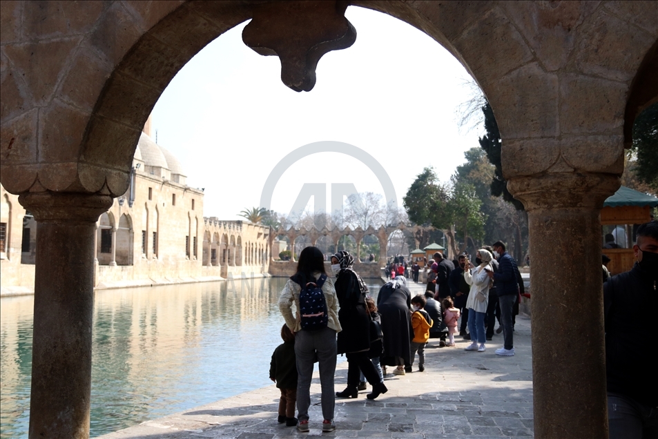 Şanlıurfa'da cadde ve sokaklarda hareketlilik yaşandı