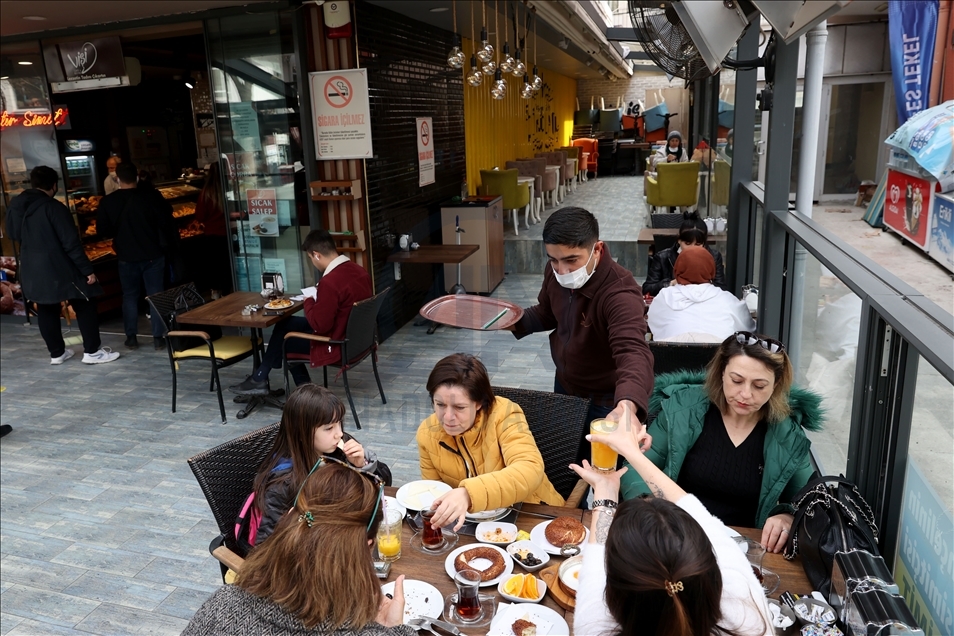 Ankara'da "kontrollü normalleşme" döneminin ilk hafta sonu