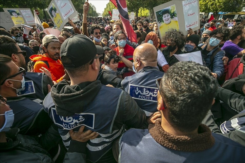 Tunus'ta siyasi ve ekonomik kriz protesto edildi