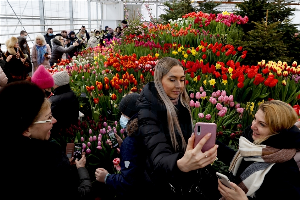 U susret Danu žena: Veliko interesovanje za izložbu cvijeća u Moskvi