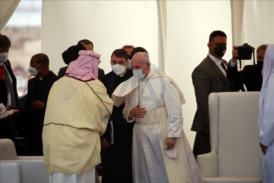 من مهد النبي إبراهيم.. بابا الفاتيكان يؤكد براءة الأديان من الإرهاب