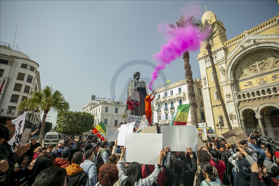 Tunus'ta siyasi ve ekonomik kriz protesto edildi