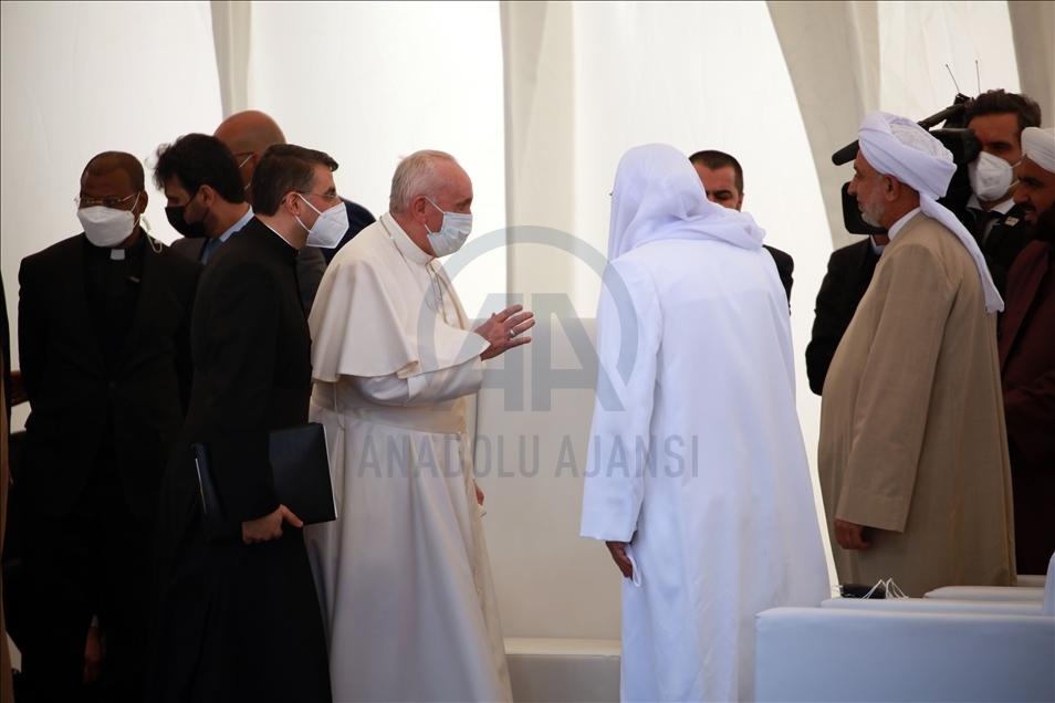 من مهد النبي إبراهيم.. بابا الفاتيكان يؤكد براءة الأديان من الإرهاب