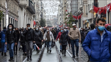 İstanbul 'kısıtlamasız' ilk cumartesinde öğleden sonra hareketlendi