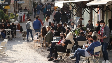 Ege'deki turizm beldeleri, kısıtlamasız ilk cumartesiyi hareketli geçirdi