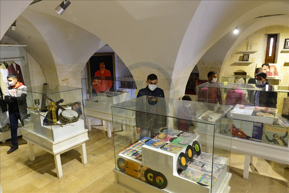 متحف "مسلم بابا".. قبلة عشاق موسيقى الأرابيسك في تركيا