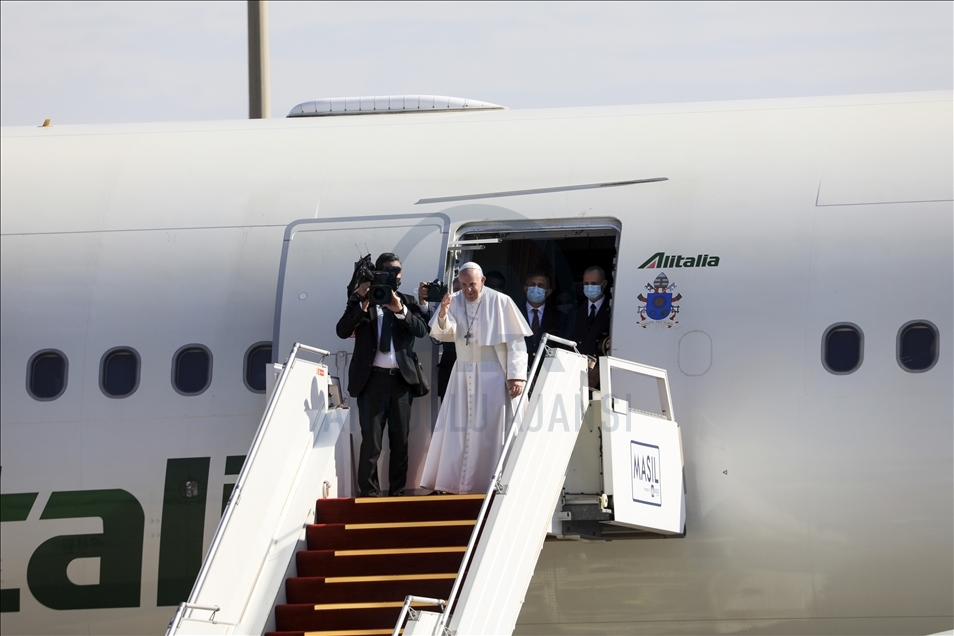 البابا يغادر بغداد بعد زيارة تاريخية للعراق