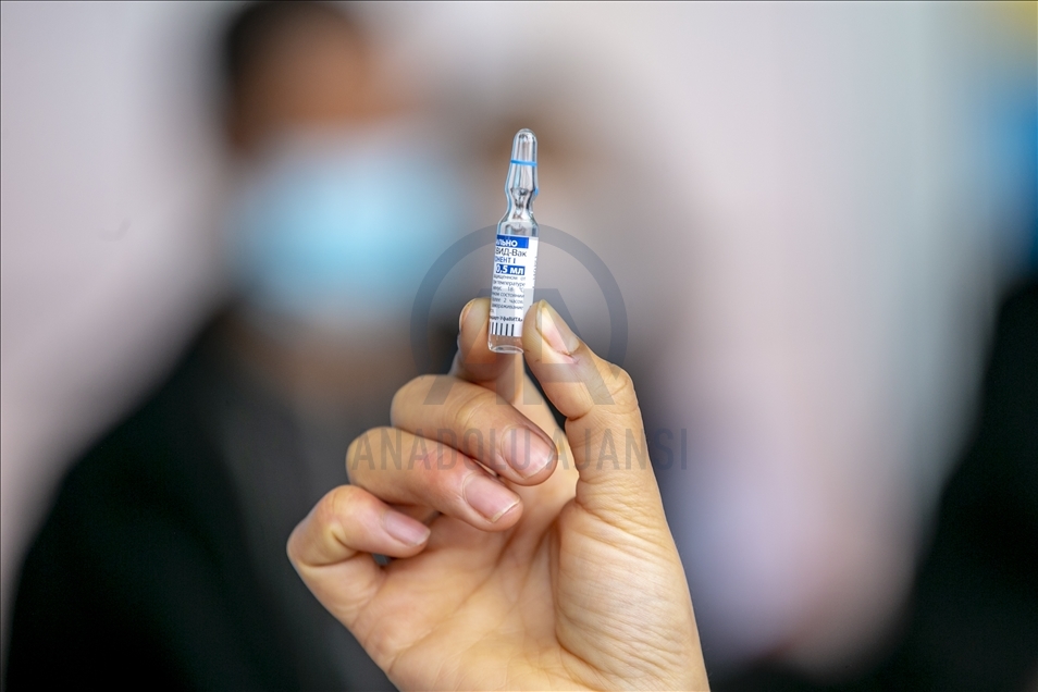 باللقاح الروسي.. انطلاق حملة التطعيم ضد كورونا في تونس
