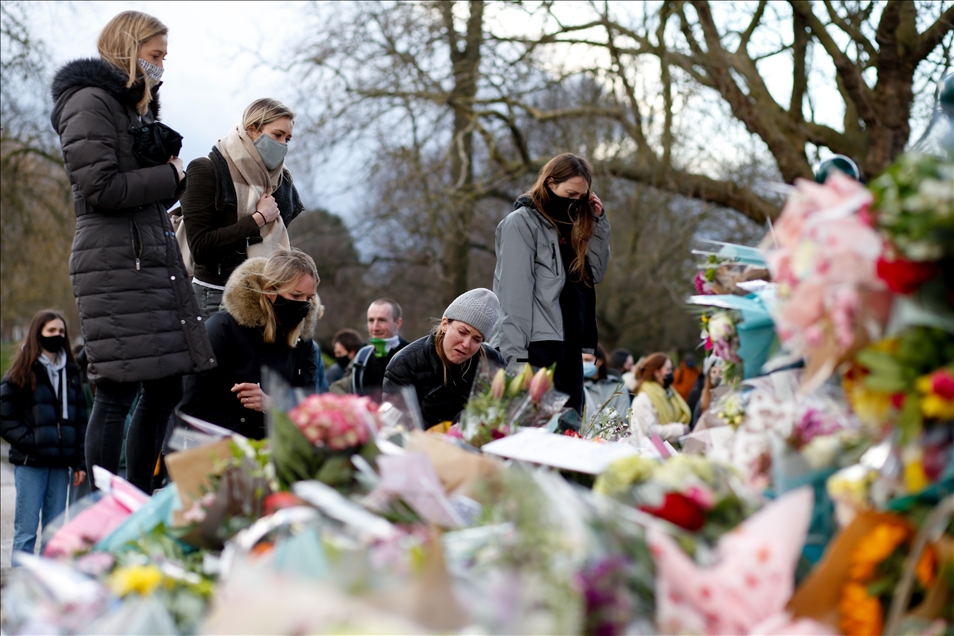 Londra'da öldürülen Sarah Everard için anma töreni düzenlendi