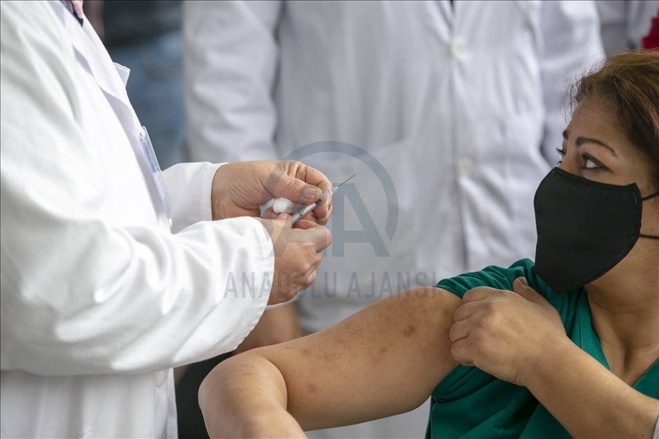 باللقاح الروسي.. انطلاق حملة التطعيم ضد كورونا في تونس