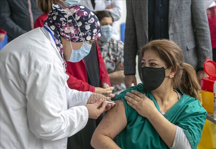 باللقاح الروسي.. انطلاق حملة التطعيم ضد كورونا في تونس