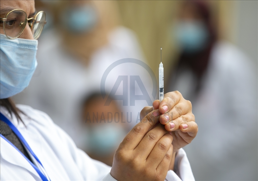 باللقاح الروسي.. انطلاق حملة التطعيم ضد كورونا في تونس