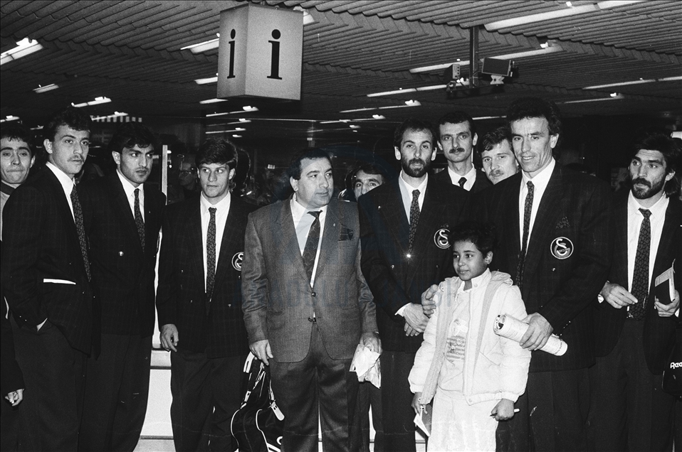 Galatasaray'ın unutulmaz futbolcusu Erhan Önal vefat etti