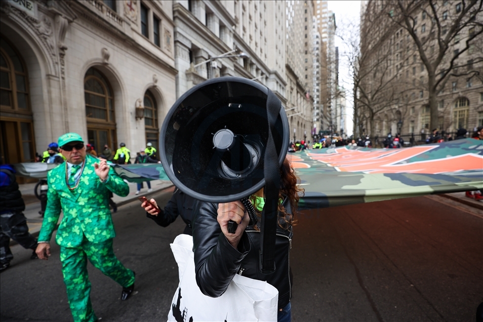 Trump supporters march on St. Patrick's Day in New York City