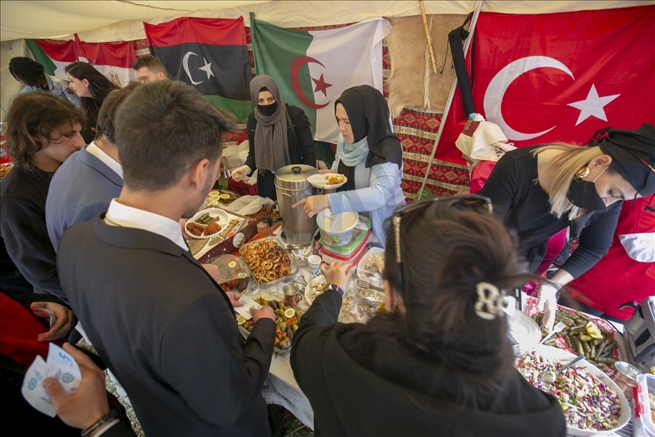 L'École Internationale turque «Maarif» de Tunis célèbre la journée nationale de l’habit traditionnel