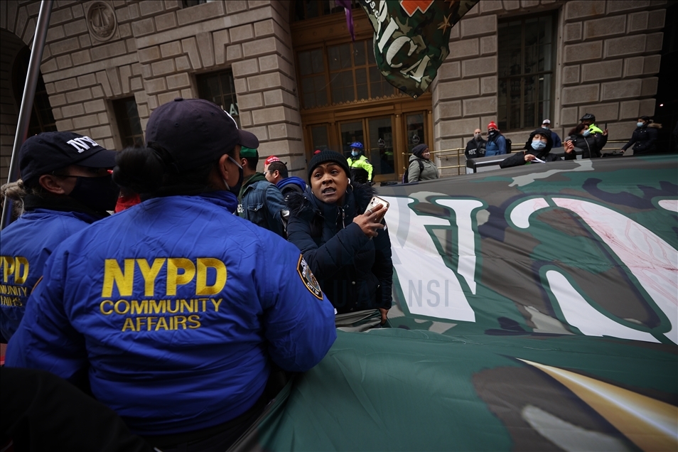 Trump supporters march on St. Patrick's Day in New York City