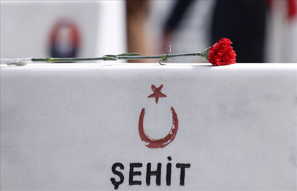 Cebeci Askeri Şehitliği'nde "18 Mart Şehitleri Anma Günü" dolayısıyla tören düzenlendi