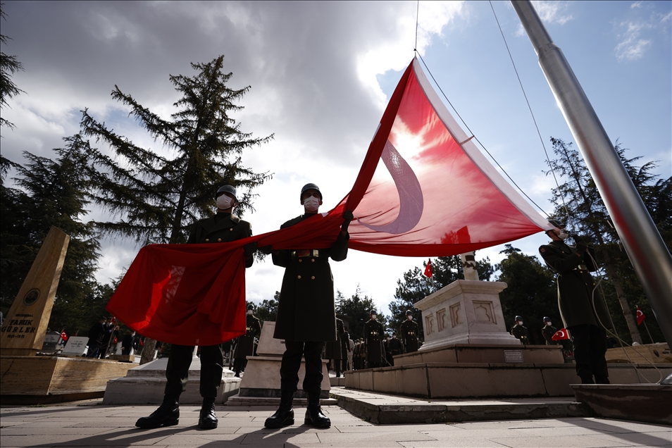 Cebeci Askeri Şehitliği'nde "18 Mart Şehitleri Anma Günü" dolayısıyla tören düzenlendi