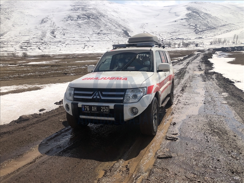 Aras'ın filyasyon ekipleri Kovid-19 vakalarını tespit etmek için "aşılmaz" denilen dağları aşıyor