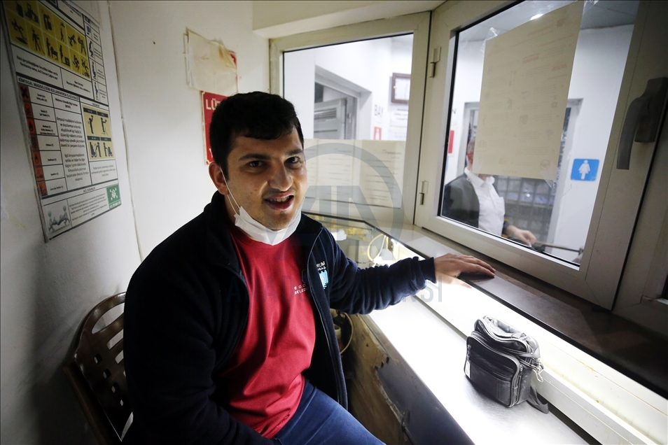 Bodrumlu engelli gencin doğar doğmaz başlayan yaşam mücadelesi hep "umut" dolu