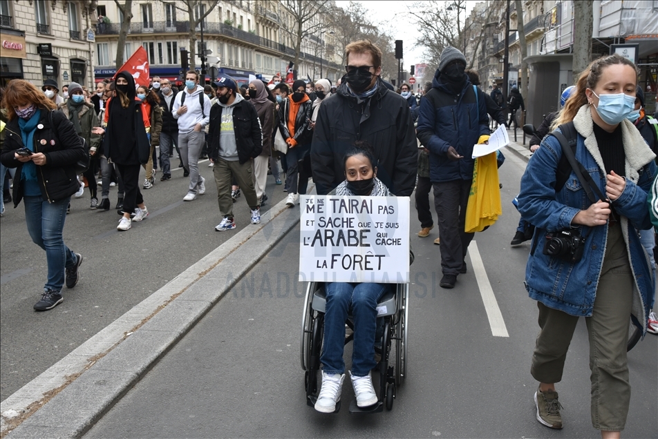 La France : les protestations contre la "loi séparatisme" se poursuivent