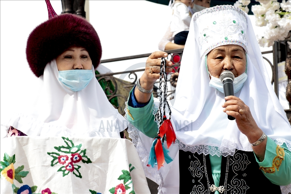 Kazakistan'ın Kazıgurt Dağı eteklerinde Nevruz Bayramı kutlandı