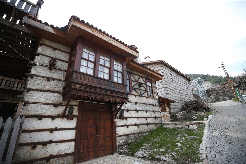 Antalya'nın tarihi "düğmeli evleri" özgün mimarisiyle hem yaşayanı hem de ziyaretçisini mutlu ediyor