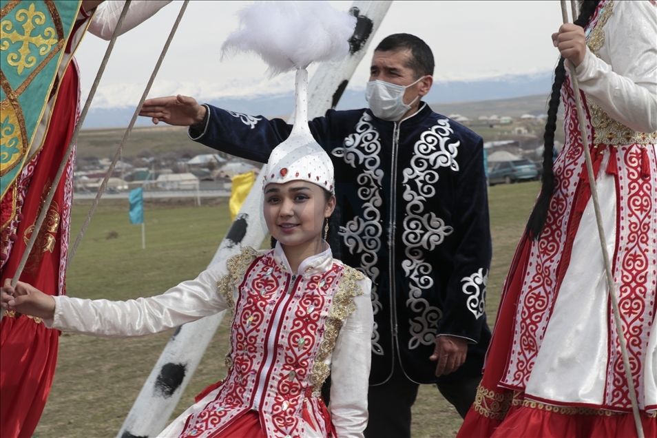 Kazakistan'ın Kazıgurt Dağı eteklerinde Nevruz Bayramı kutlandı