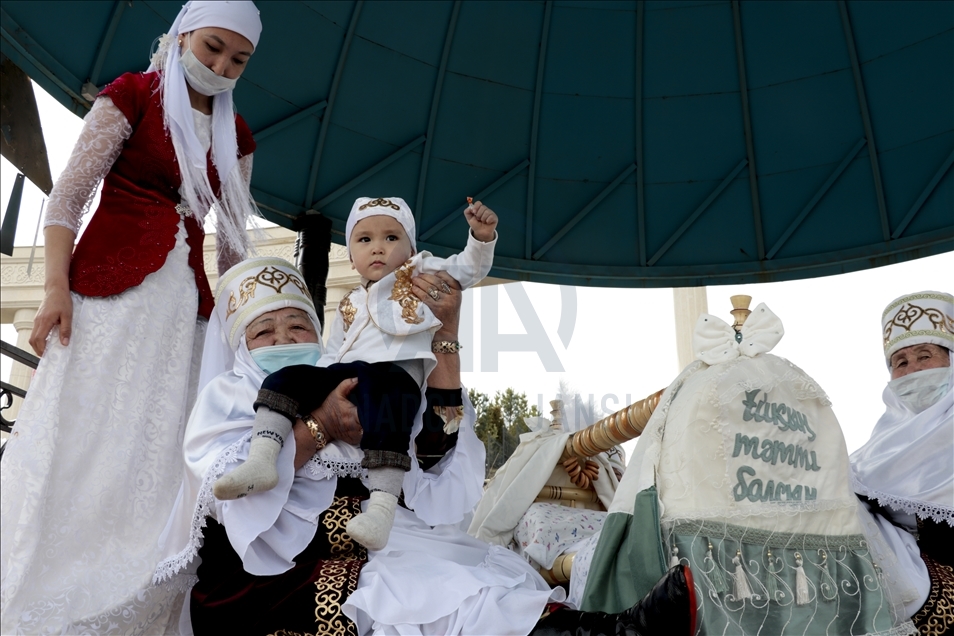 Kazakistan'ın Kazıgurt Dağı eteklerinde Nevruz Bayramı kutlandı