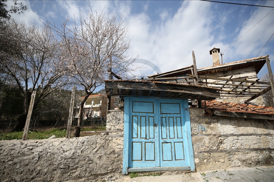 Antalya'nın tarihi "düğmeli evleri" özgün mimarisiyle hem yaşayanı hem de ziyaretçisini mutlu ediyor