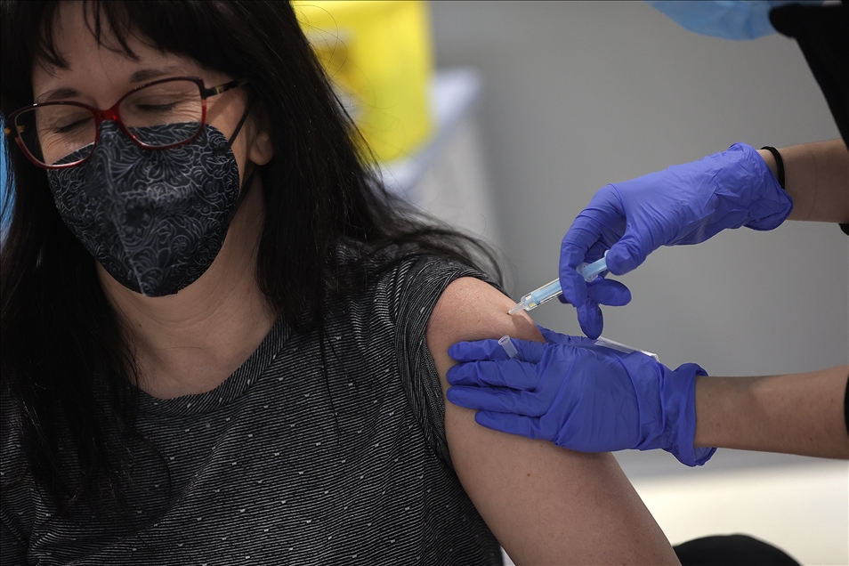 İspanya, AstraZeneca aşılarını yeniden kullanmaya başladı