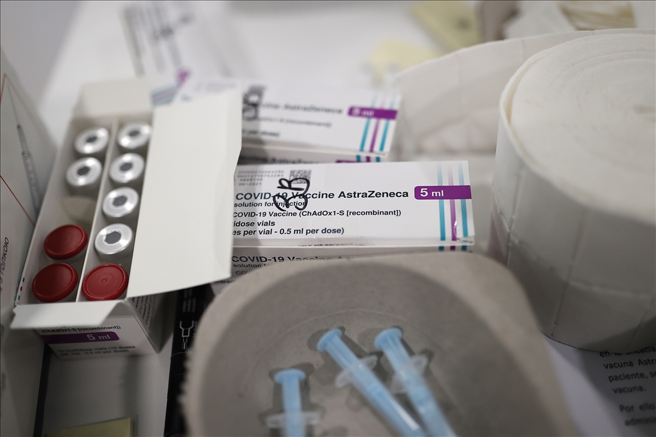 İspanya, AstraZeneca aşılarını yeniden kullanmaya başladı