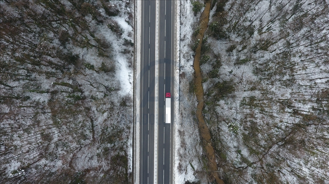 Batı Karadeniz'de kar manzaraları kartpostallık görüntüler sunuyor