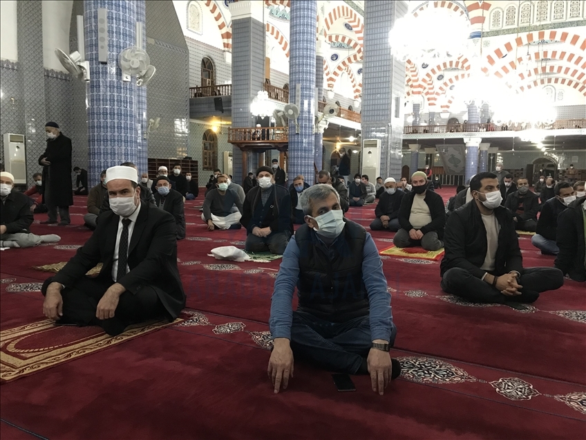 Berat Kandili dualarla idrak edildi