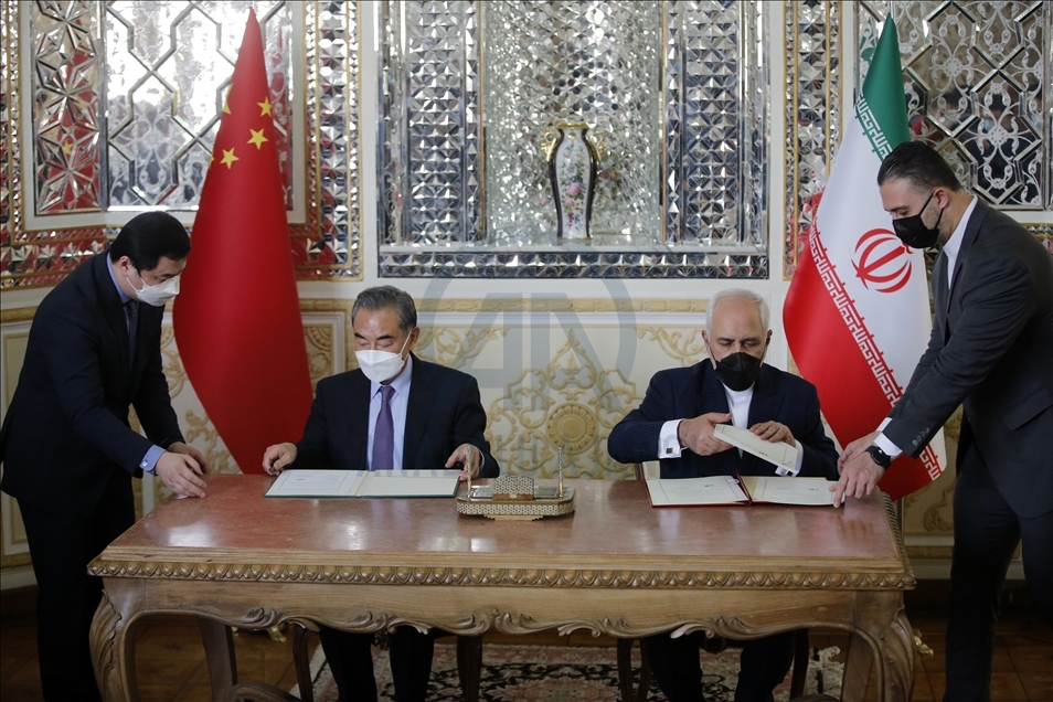 ایران و چین سند «جامع همکاری 25 ساله» امضا کردند