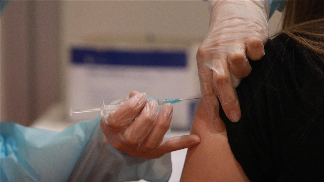 Sırbistan, komşu ülke vatandaşlarını da Kovid-19'a karşı aşılamaya başladı