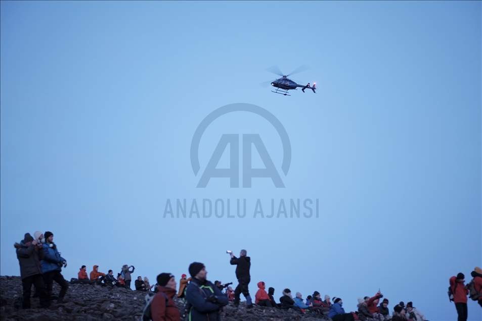 İzlanda'da binlerce yıldır uyuyan Fagradals Yanardağı faaliyete geçti